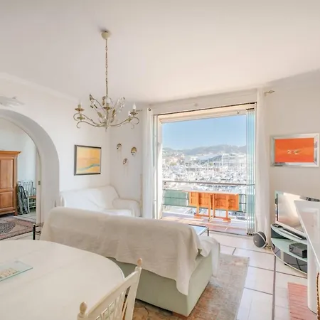 Wonderful 3 Bedroom Overlooking The Old Port Apartment
