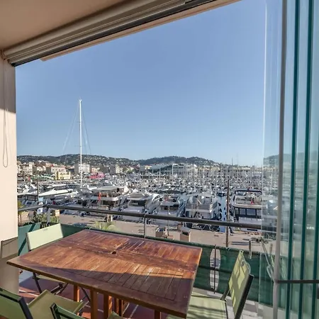 Wonderful 3 Bedroom Overlooking The Old Port Cannes
